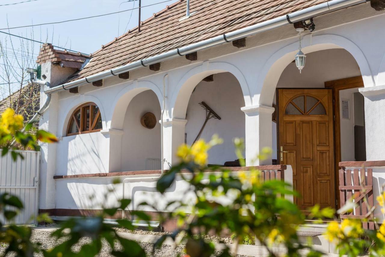 Отель Gadoros Vendeghaz Эгерсалок Экстерьер фото